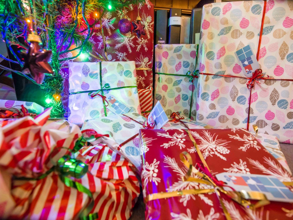 Christmas_presents_under_the_tree_(11483648553)